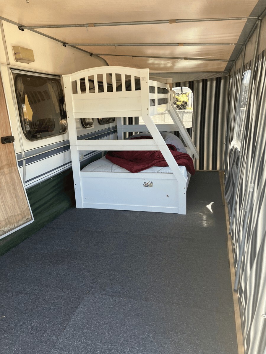Furnished caravan β bunk beds
